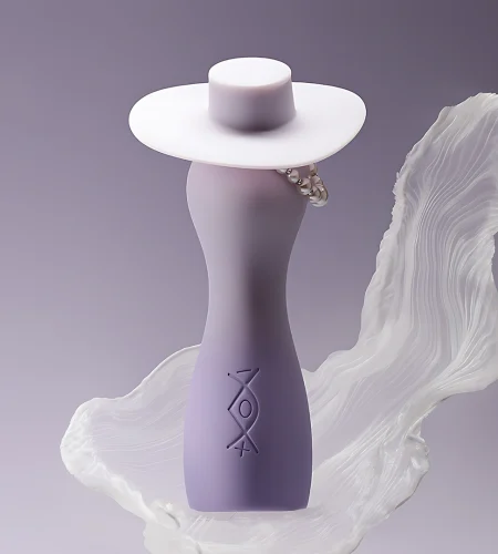 Meet Protagonista — the star of your self-care routine, and honestly, it doesn’t even look like a toy. We designed this one for you, with every detail thought through: That sleek, sculptural look? It’s totally discreet. TSA friendly vibrators don’t get more stylish than this — toss it in your bag and travel worry-free, no awkward questions, no stress. Made with 100% certified food-grade & medical-grade liquid silicone. That means it’s one of the best safe sex toys for sensitive skin, soft, smooth, and gentle where it counts. And since it’s non-porous sex toys material, it’s super easy to keep clean. Every unit goes through hydrogen peroxide low-temperature plasma sterilization, so it arrives fresh, pristine, and ready to use right out of the box. Wrapped in luxury gift-ready packaging, it feels like a treat — whether you’re spoiling yourself or surprising someone special. This isn’t just a toy. It’s your new go-to for private, stylish, totally carefree pleasure.